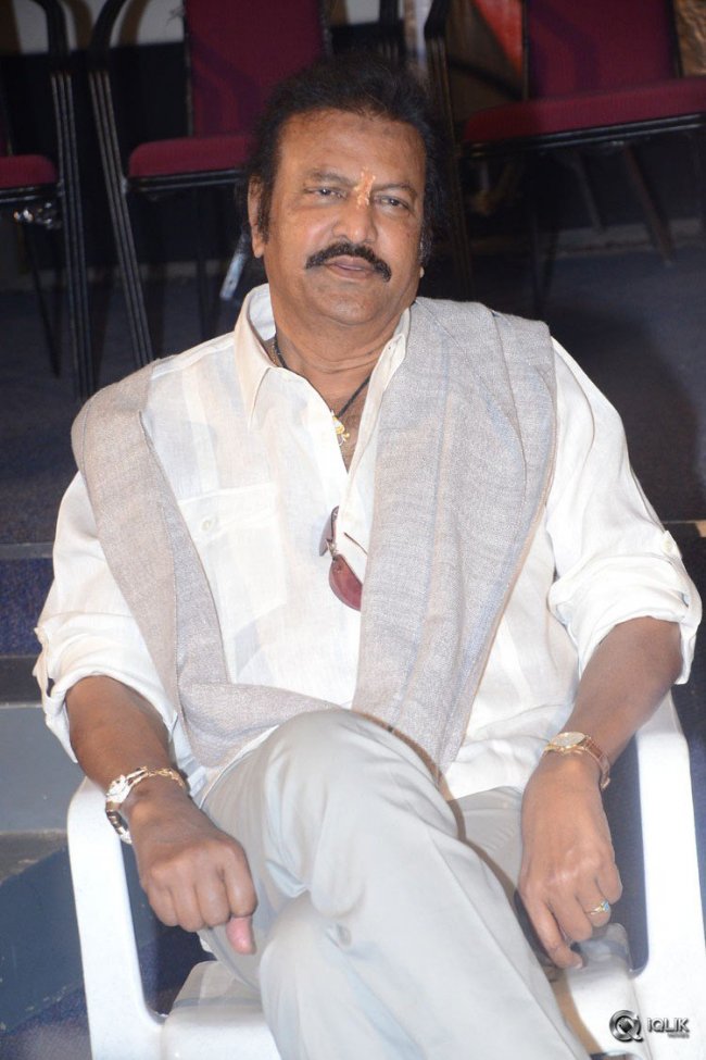 Gayatri-Movie-Pressmeet-Stills